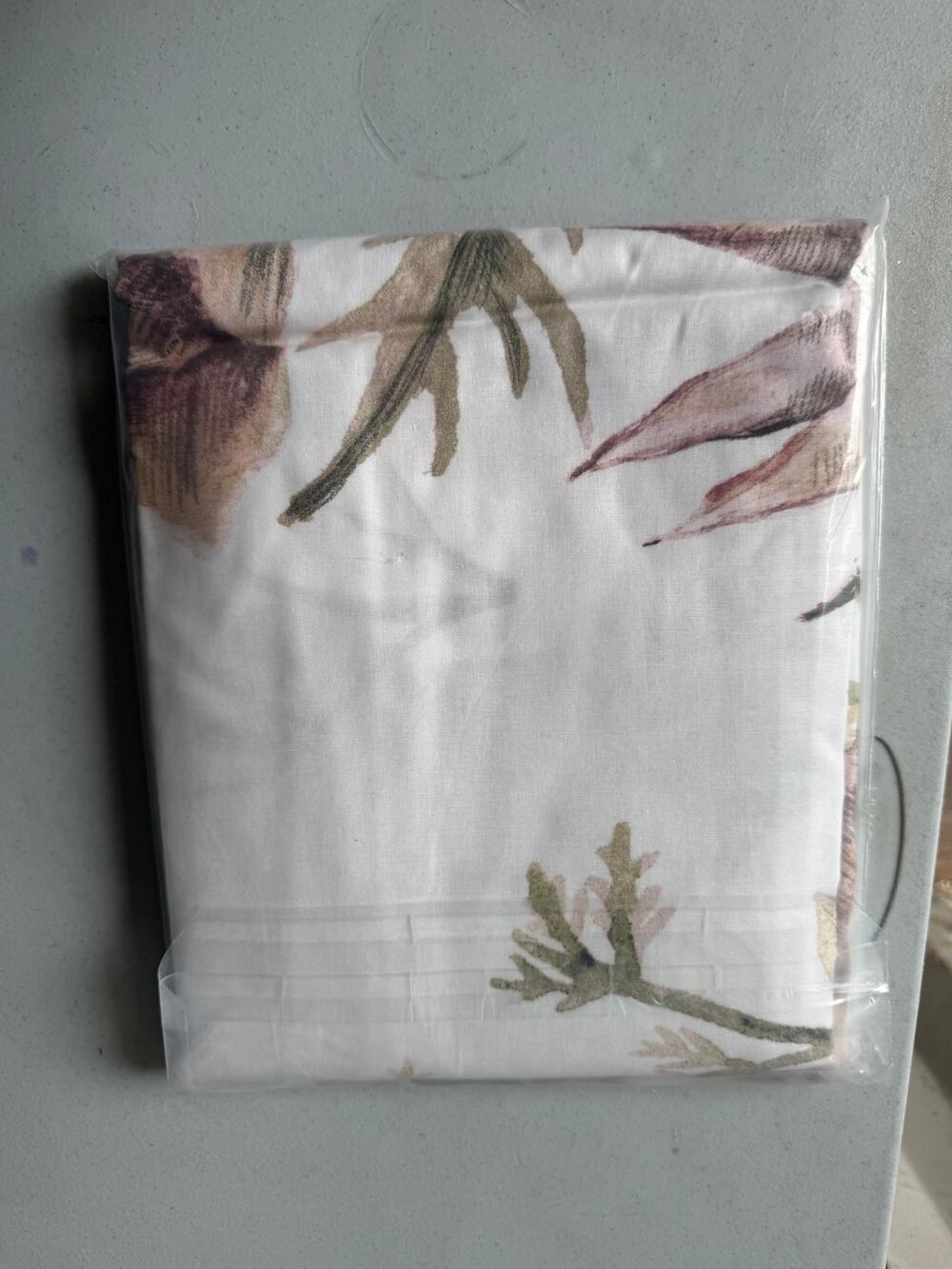 Madison Park Floral Shower curtain 72x72 Neutral Botanical. New